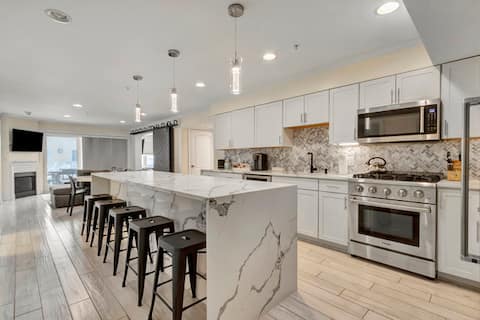 Magnificent bay views " Luxury Defined"