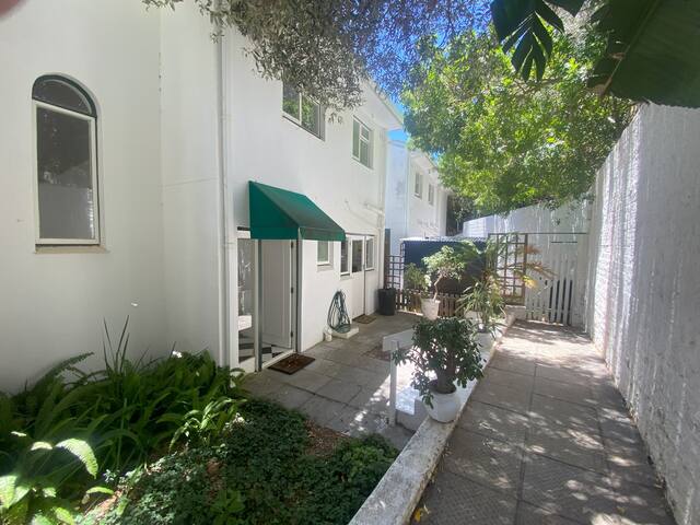 Simon’s Town apartment over looking the bay gallery image 2