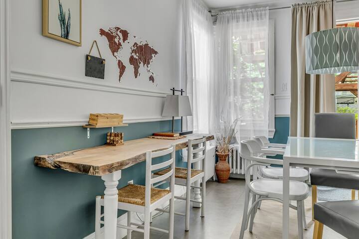 FamilyHouse, QuebecCity, SPA, PoolTable, 4 bedroom gallery image 3