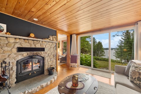 Mainestay Cottage - 4 Season Waterfront Retreat