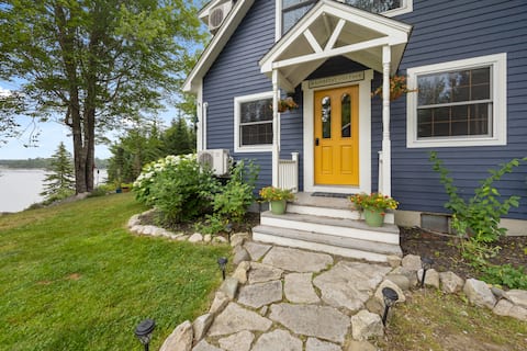 Mainestay Cottage - 4 Season Waterfront Retreat
