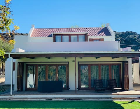 Peredraai Cottage