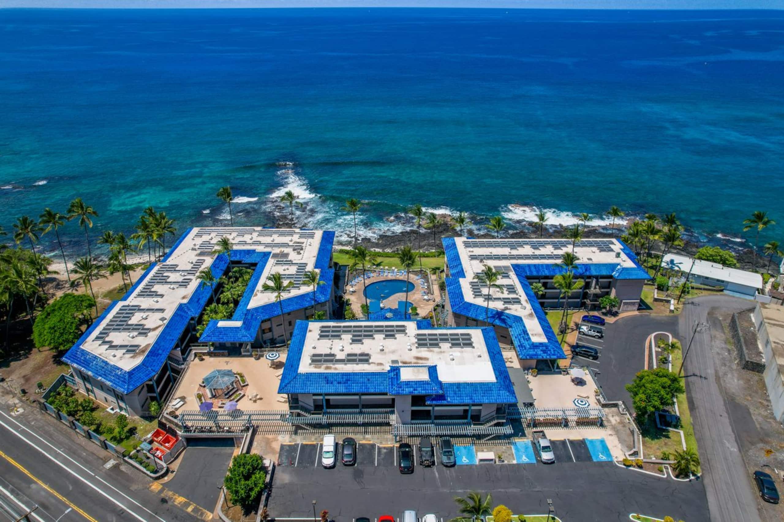 Condo in Kailua-Kona · ★4.94 · 2 bedrooms · 4 beds · 2 baths - Image 19