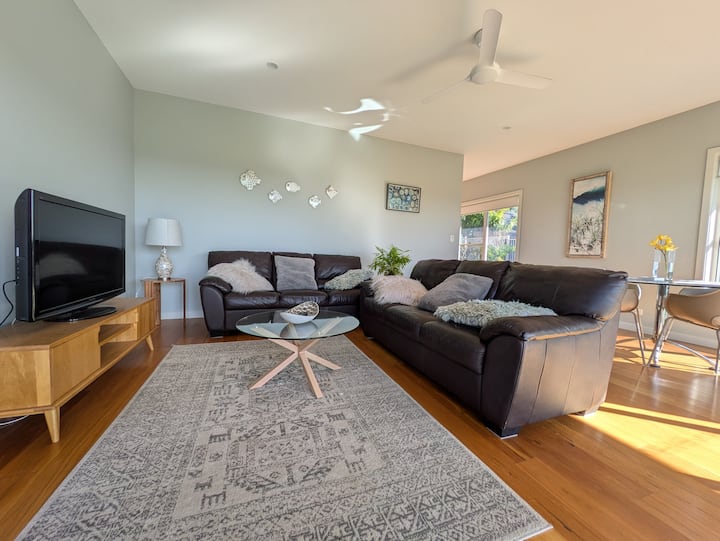 Sandees By The Sea -  2 Minute Walk To Beach - Stanwell Park