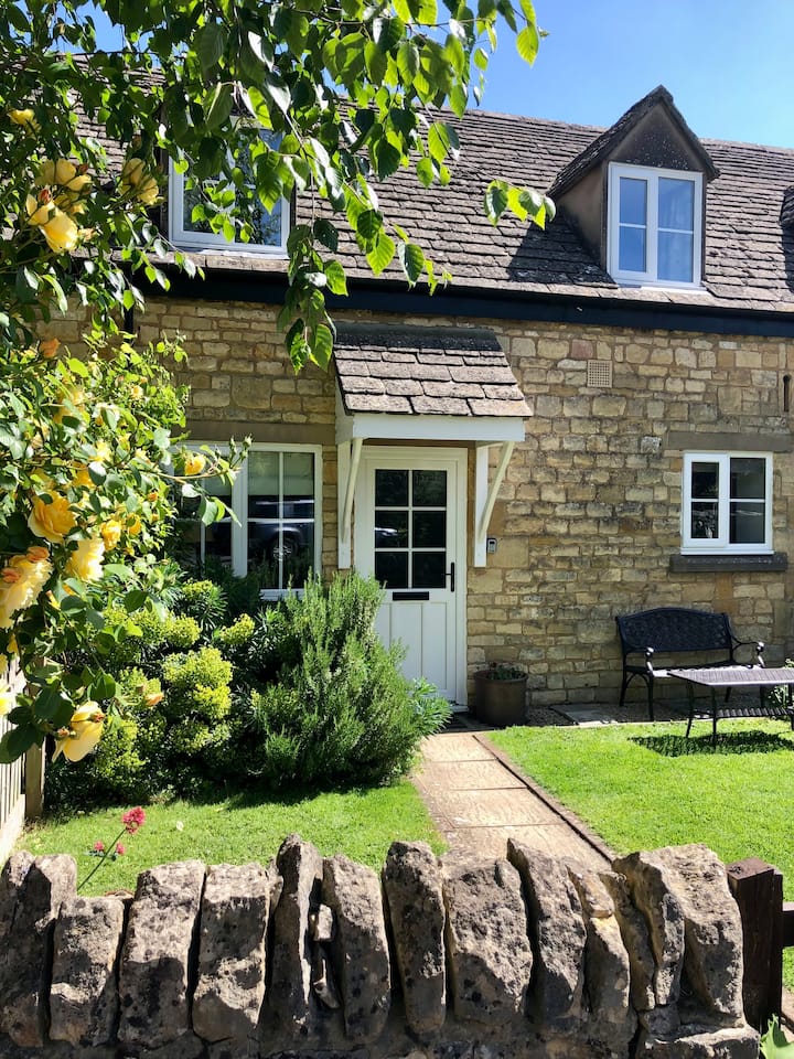 Noel Cottage - Central Cotswolds Stone Cottage For Two In Chipping Campden - Warwickshire