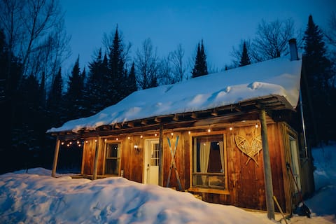 Rustic Retreat w. Hottub - Sauna & Woodfireplace