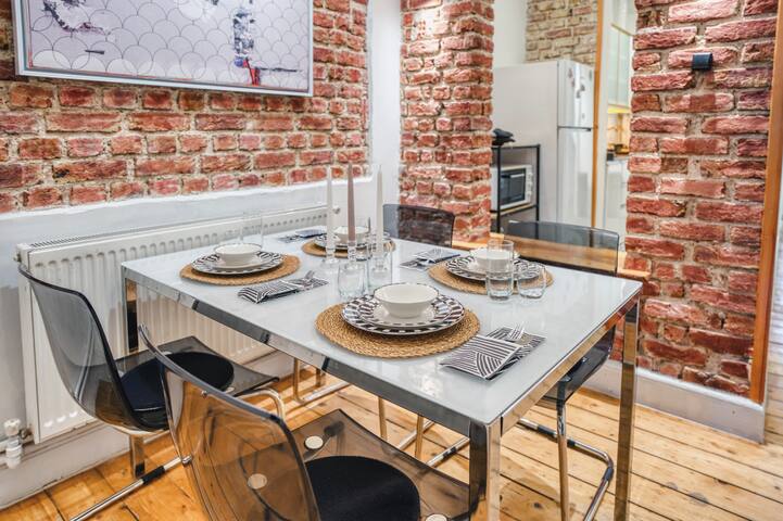 The Galata Tower: Central And Historic w/ Balcony gallery image 4