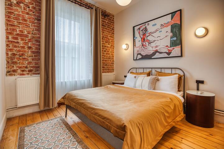 The Galata Tower: Central And Historic w/ Balcony gallery image 5