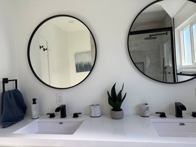 Prime location, 10 mins to universal studio & pool gallery image 5