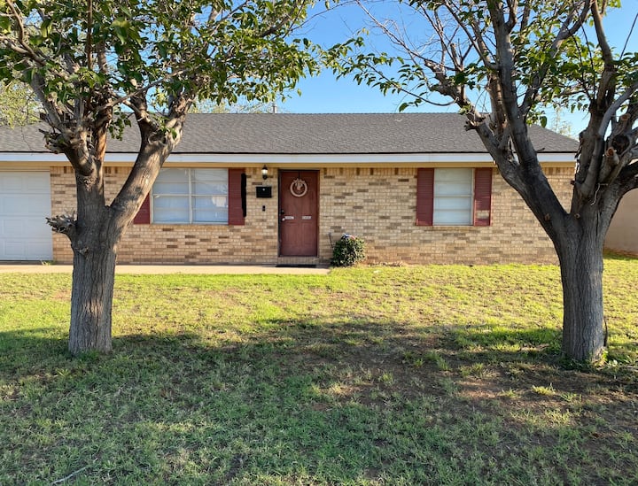 Friendly  Home, Game Room In Midland - Midland, TX