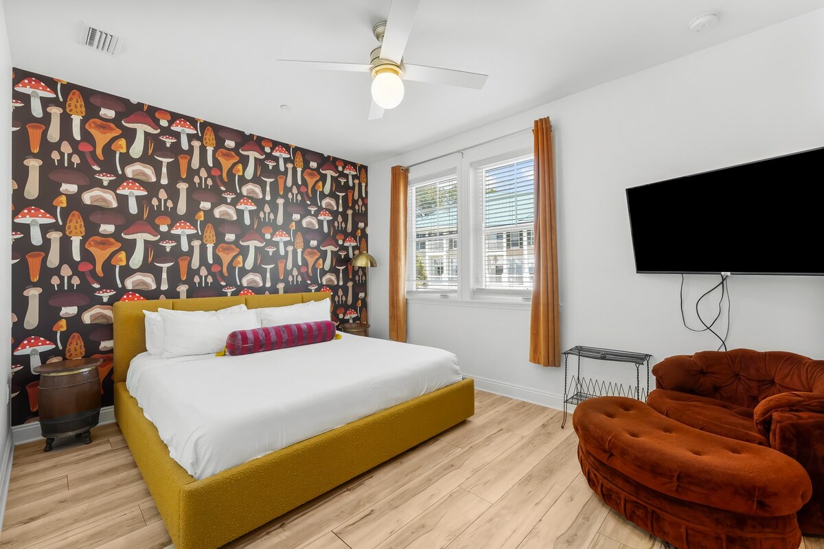 Уживајте во ова место за одмор со големина на крал со сериозен карактер - не заборавајте да направите селфи пред тој одличен тапет.