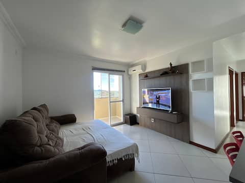 Top Airbnb: 3-bedroom apartment, spacious, 24-hour doorman and garage em Santa Maria