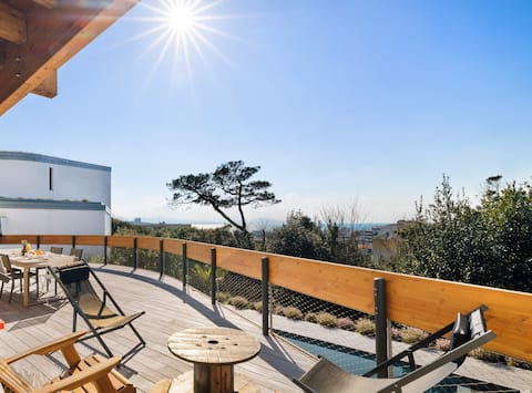 Biarritz • Oceanview villa, pool & walk to beach