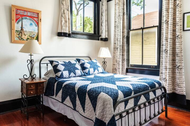 The Okra Inn Carrollton-6BR, 4.5BA, Parking, Yard gallery image 4