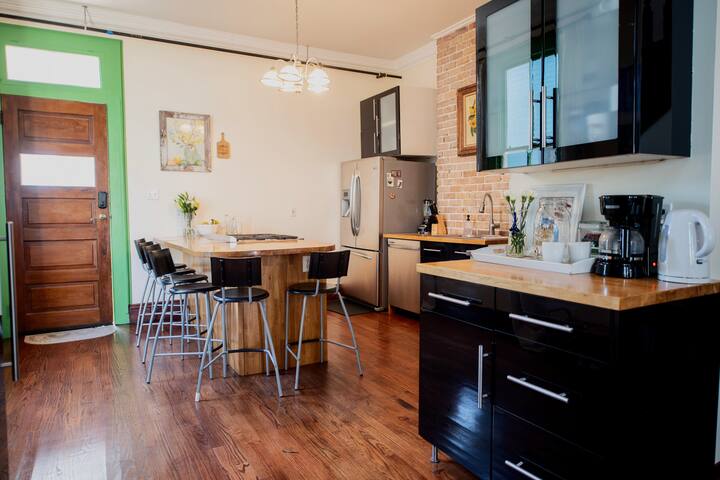 The Okra Inn Carrollton-6BR, 4.5BA, Parking, Yard gallery image 2