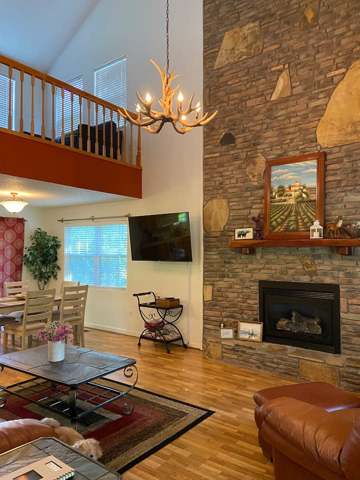 Great Location, Spacious & Comfy Mountain Home! - Murphy, NC