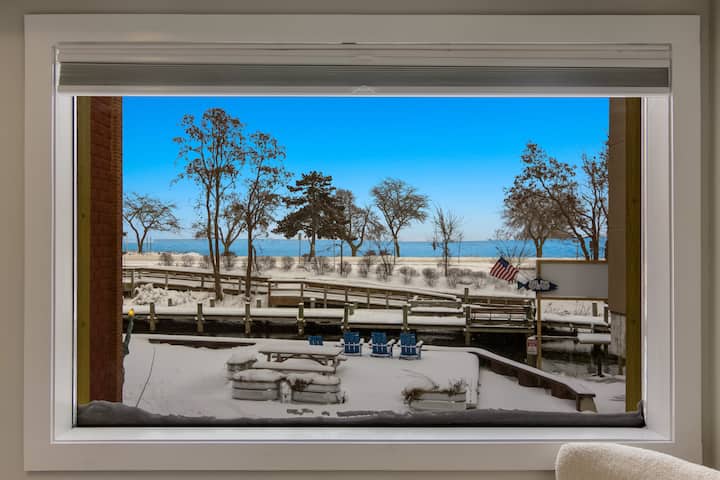 Downtown On Front St W/ Bay View! 2 - Traverse City, MI