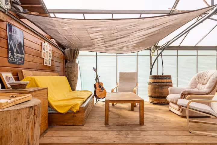 Tipi En Bois De 4 M2, Mini-camping à La Ferme ! - Château-Chinon
