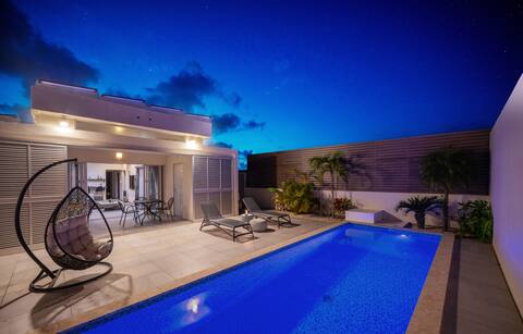 Private villa with 9m-long lit up heated pool and terrace [Limited to one group per day]