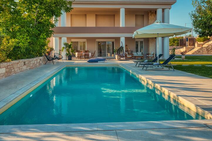 Blue Sky Villa in Crete