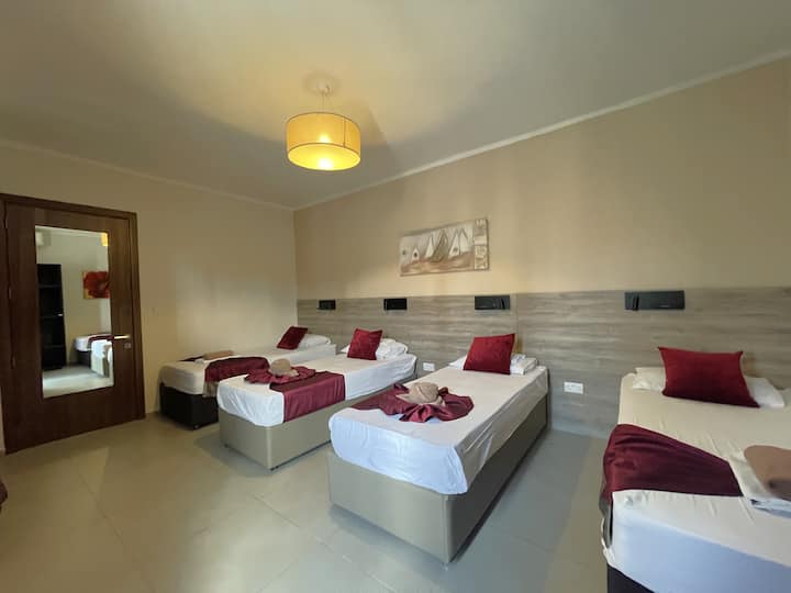 الطابق 1 - الغرفة 1
