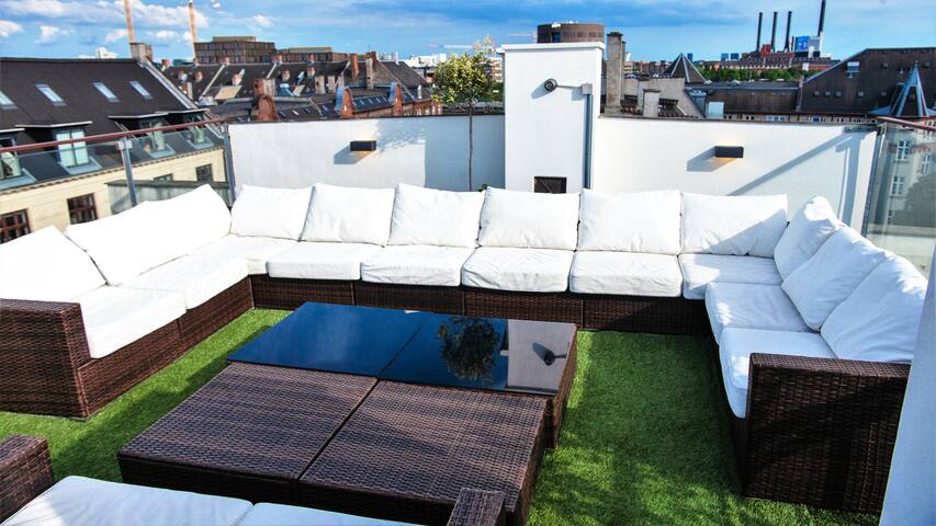 Exclusive penthouse in the heart of the city gallery image 4