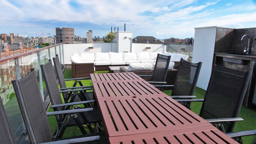 Exclusive penthouse in the heart of the city gallery image 3