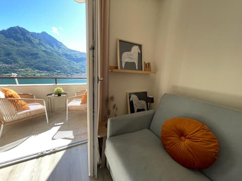 Lake view cottage, swimming pool, tennis, in nature