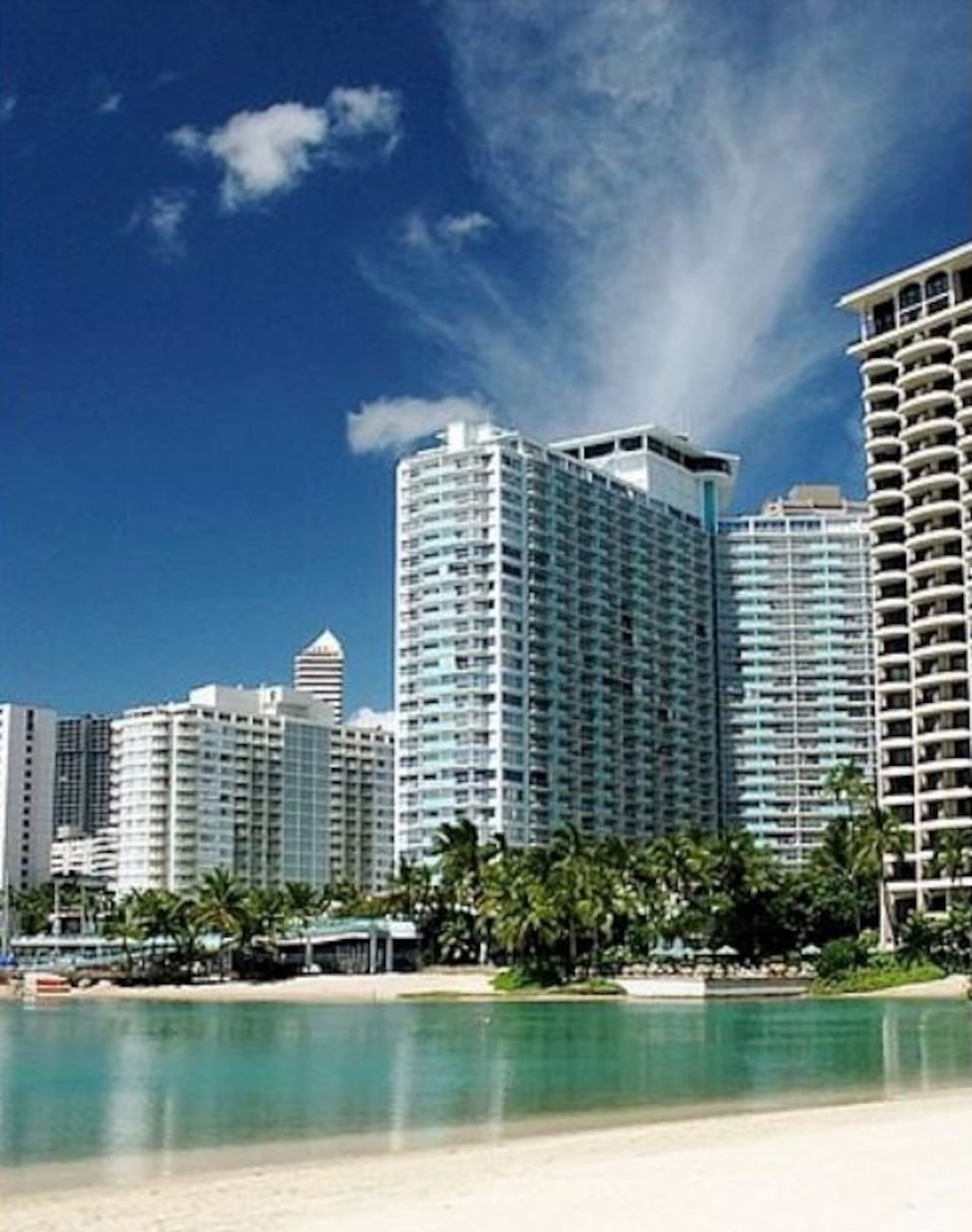 Condo in Honolulu · ★4.83 · 1 bedroom · 2 beds · 1 bath - Image 37