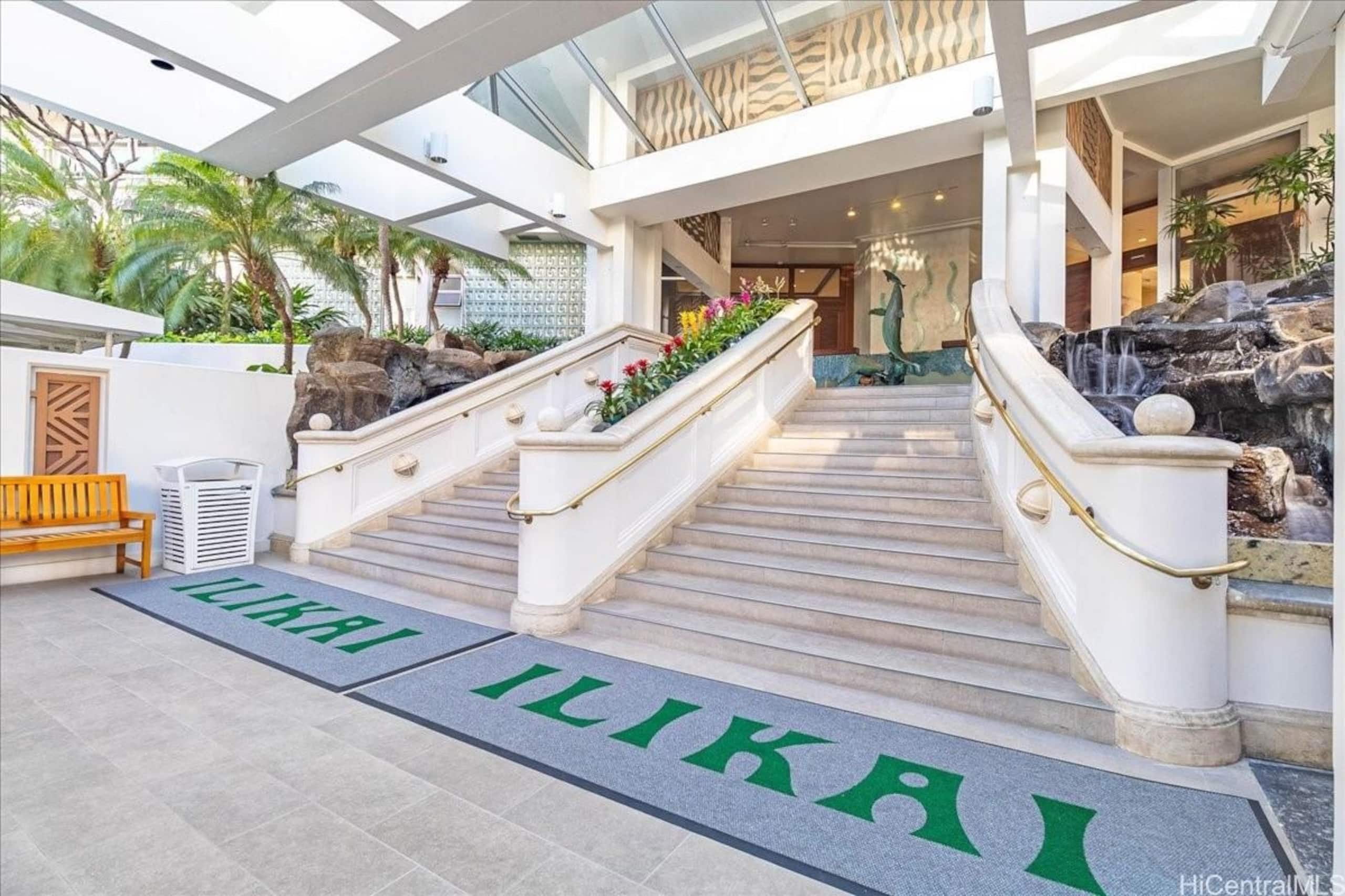 Condo in Honolulu · ★4.83 · 1 bedroom · 2 beds · 1 bath - Image 31