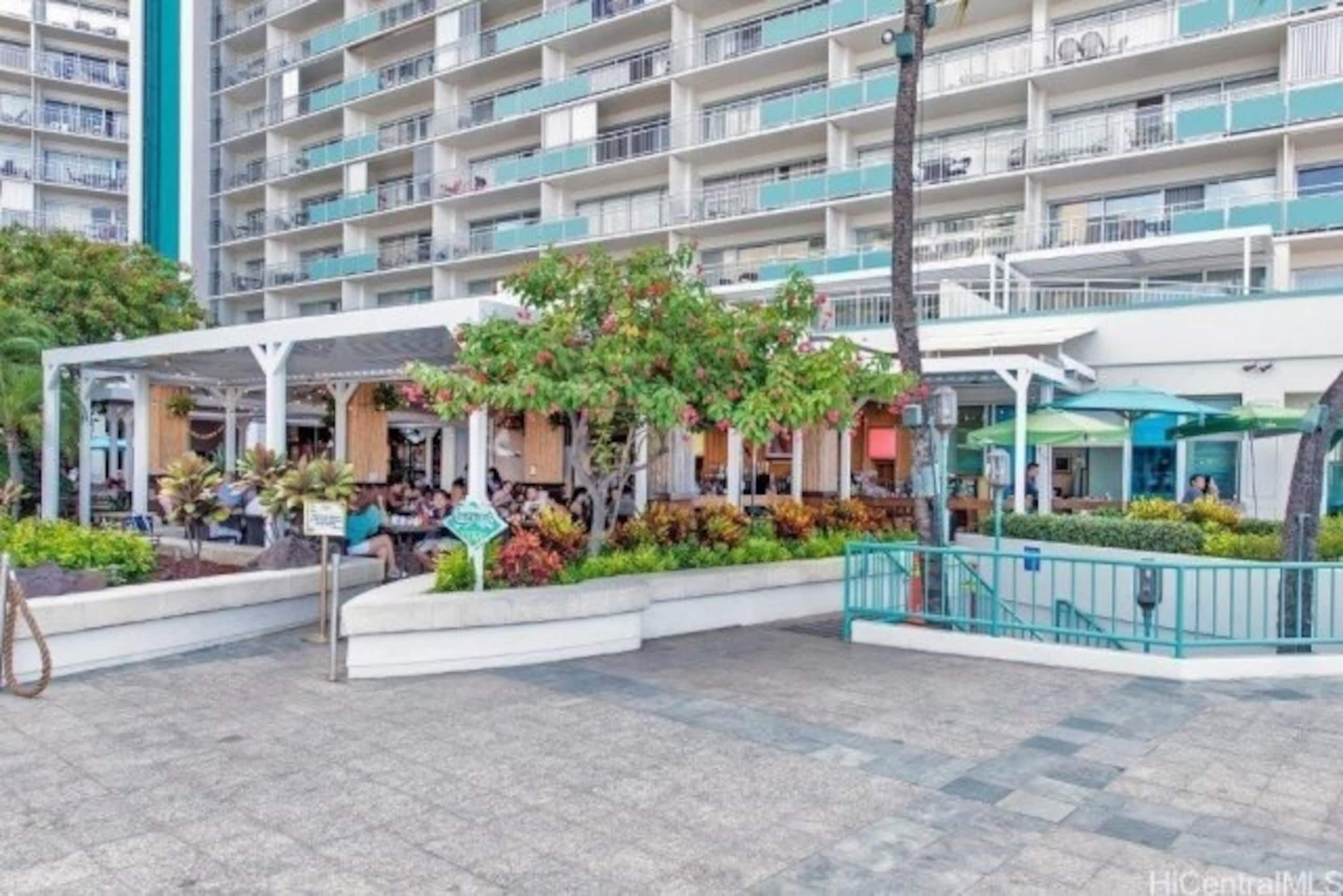 Condo in Honolulu · ★4.83 · 1 bedroom · 2 beds · 1 bath - Image 48