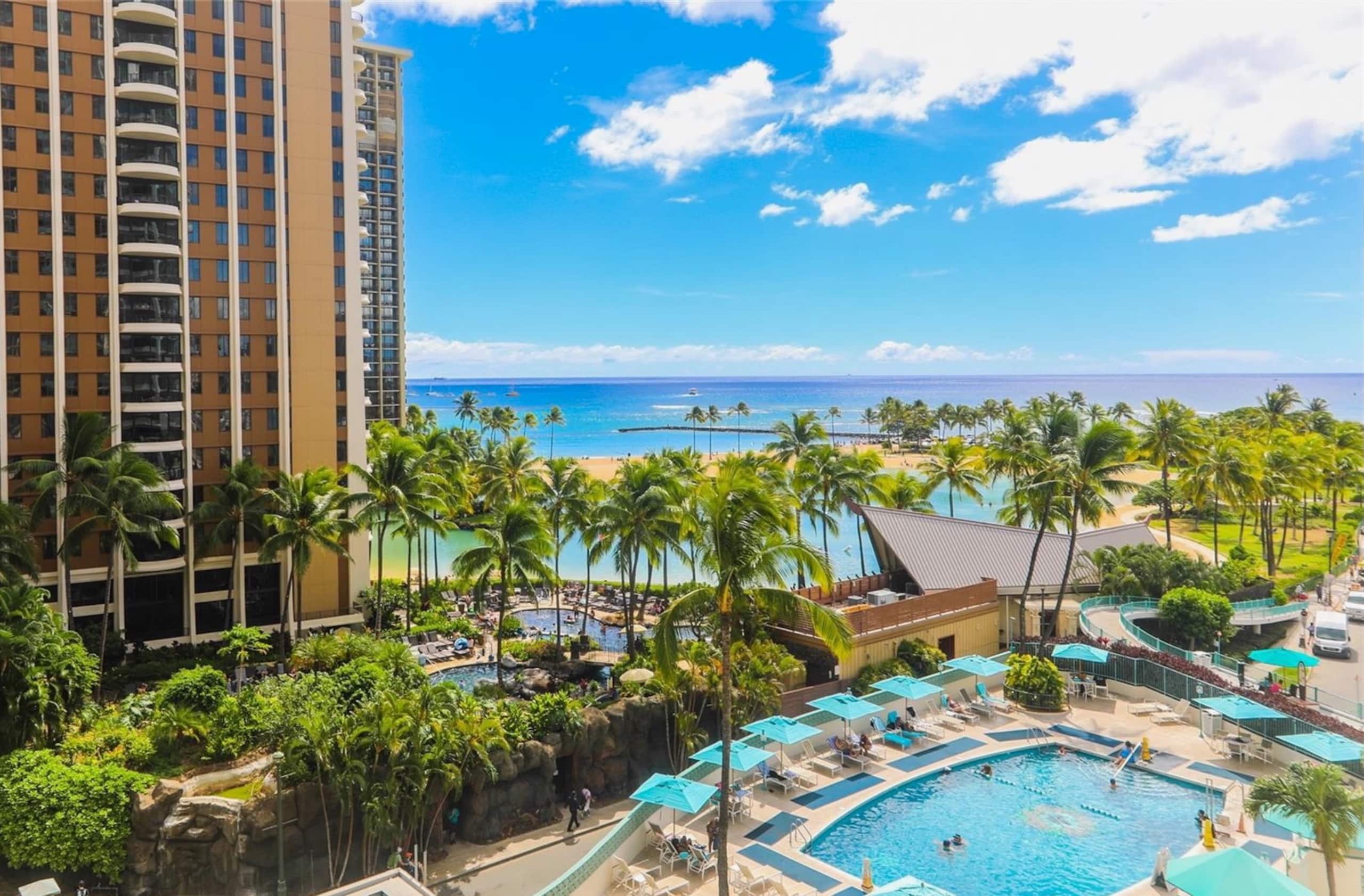 Condo in Honolulu · ★4.83 · 1 bedroom · 2 beds · 1 bath - Image 35