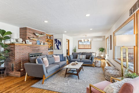 MidCentury Modern Lake Home stunning views & beach