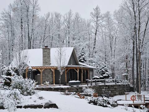 Enjoy a Relaxing Winter Get Away near Algonquin