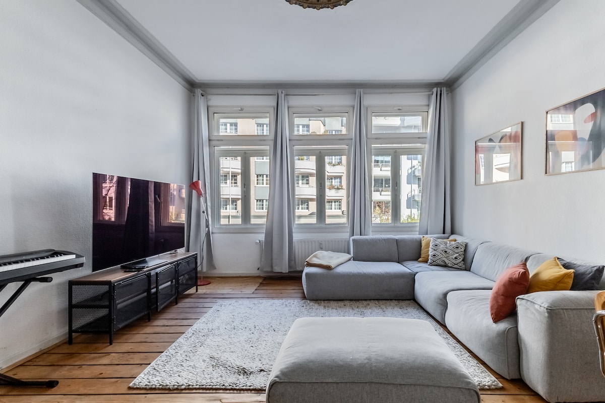 Top Airbnb: Beautiful apartment with a huge rooftop terrace in Altstadt Nord
