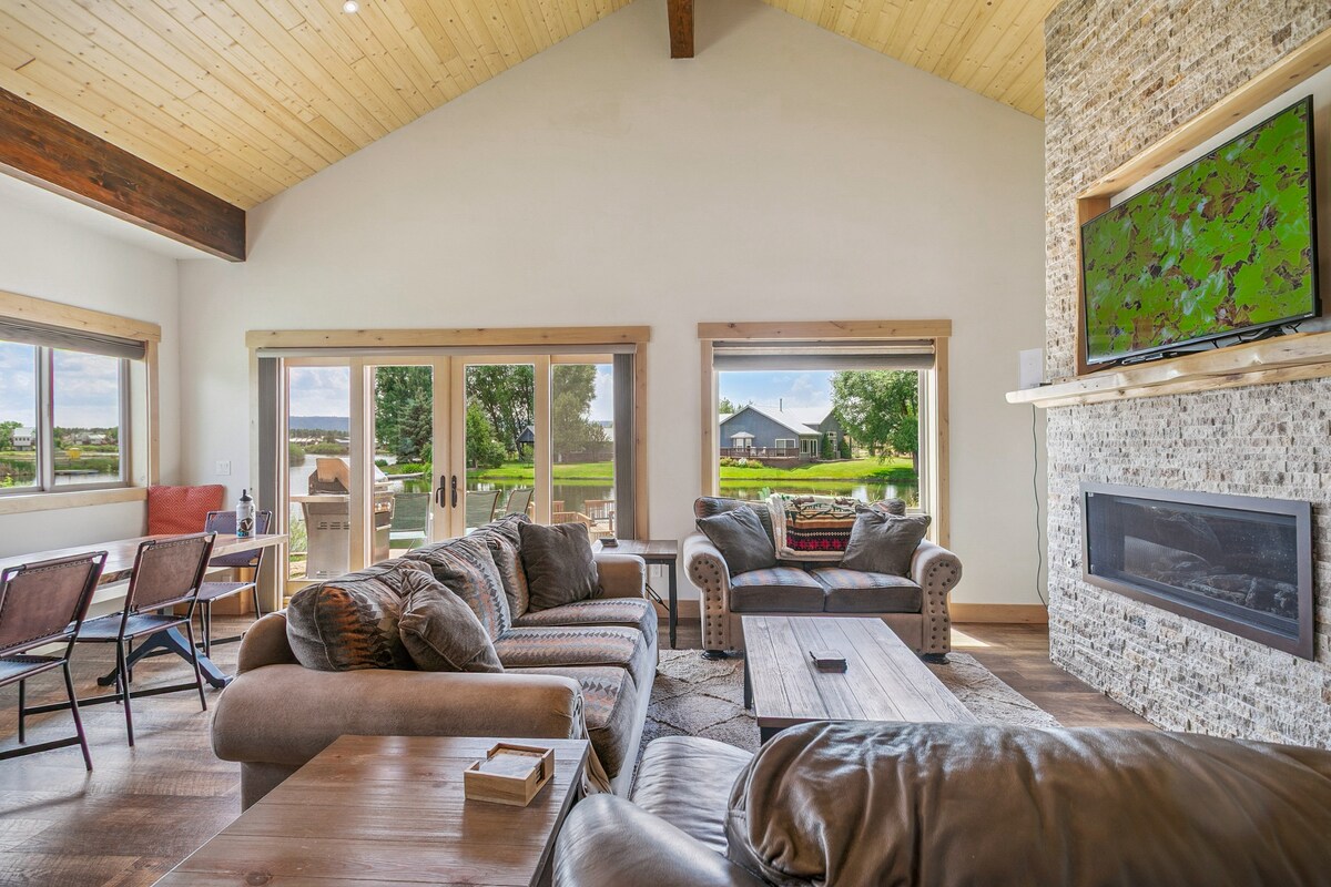 Successful Airbnb property: Lakefront • Chef's Kitchen • AC in Pagosa Springs