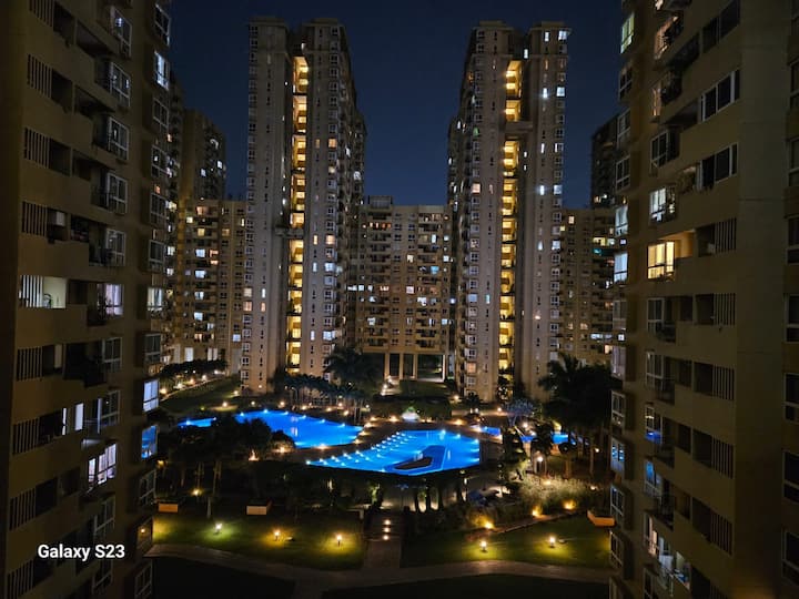 Luxurious 2 bedroom 1 study apartment near Manayta - Condominiums