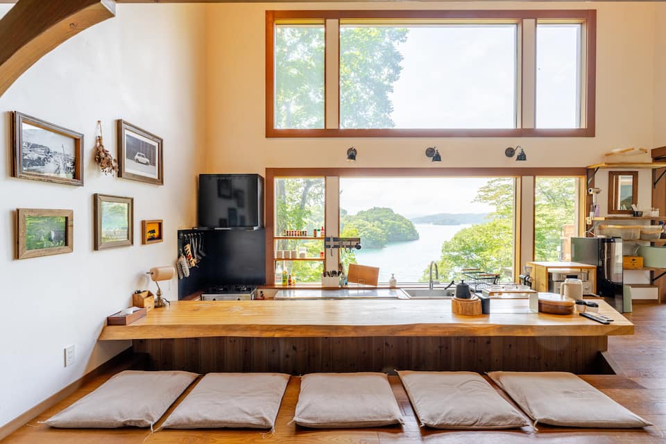 A lakeside cabin with a wood-fired sauna, Lake Nojiri, Nagano, Japan, photo 6 of 10