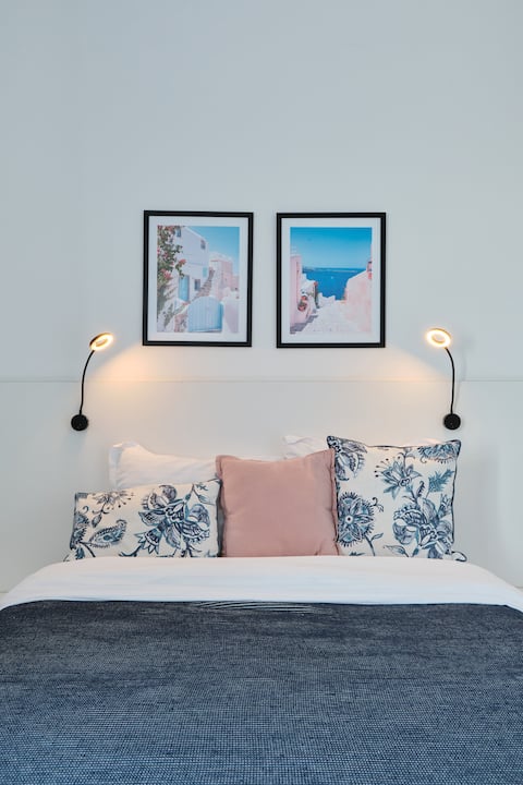 44A. 2 bedroom luxury apartment in the city center