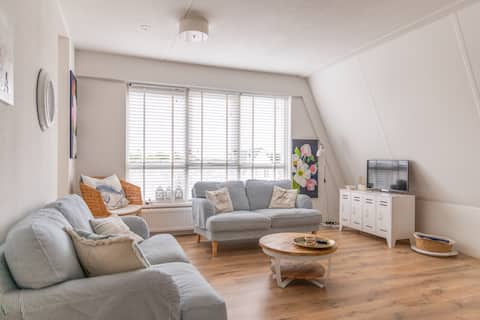 Popular Airbnb listing: Petten Beach 13 close to the beach! in Petten Centrum En Korfwater