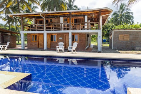 Cojimies apartment facing the sea, ground floor