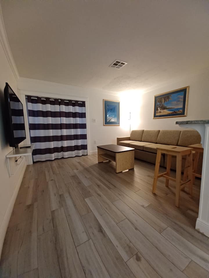 Guest House Near Attractions - Altamonte Springs, FL