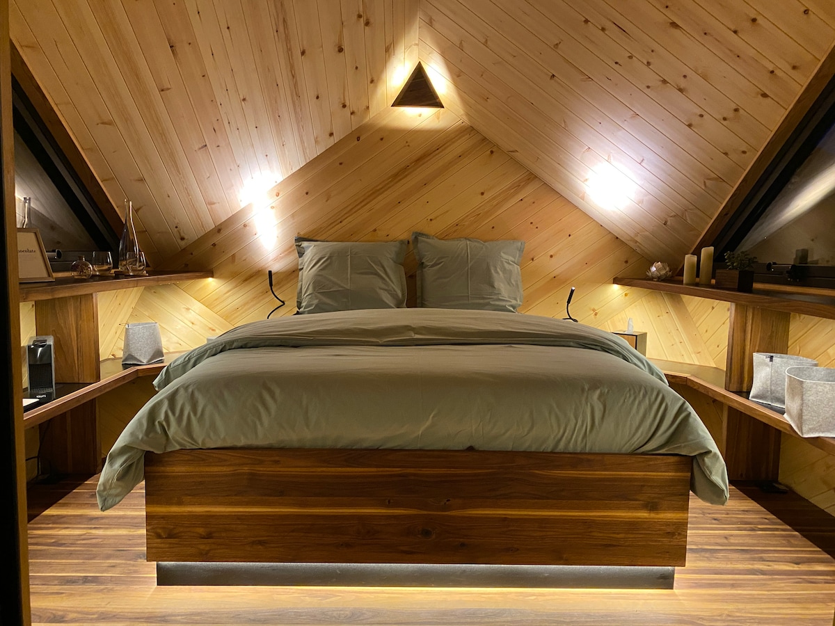 Annonce Airbnb populaire: Unusual & romantic lodge with spa 1 hour from Paris à Aube