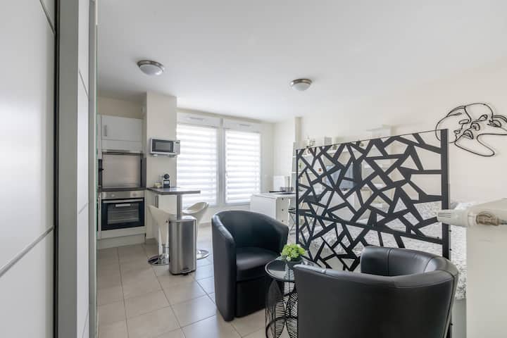 Studio (A) Séduisant Avec Toute Sérénité - Bobigny