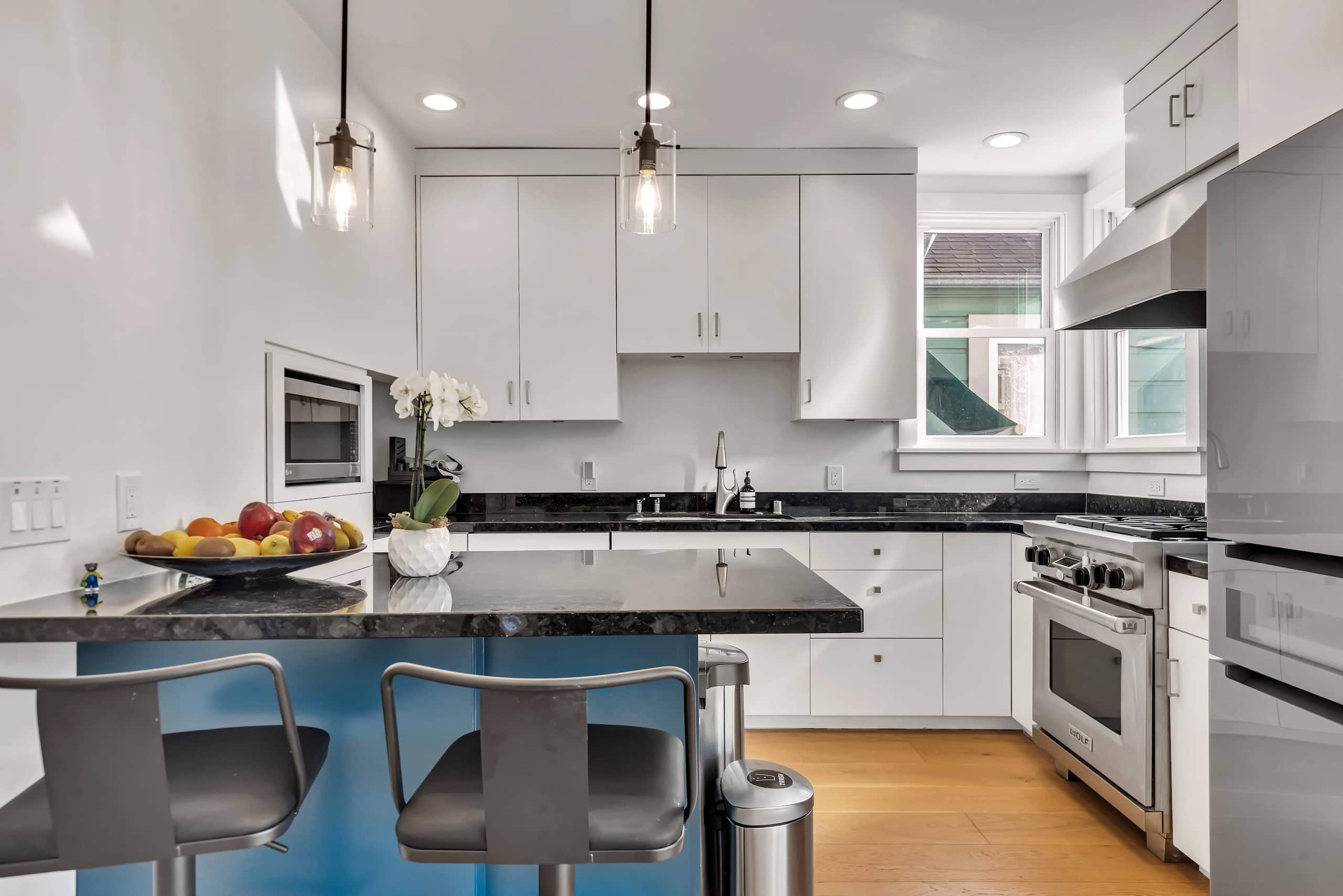 Home in San Francisco · ★5.0 · 5 bedrooms · 4 beds · 3 baths - Image 10