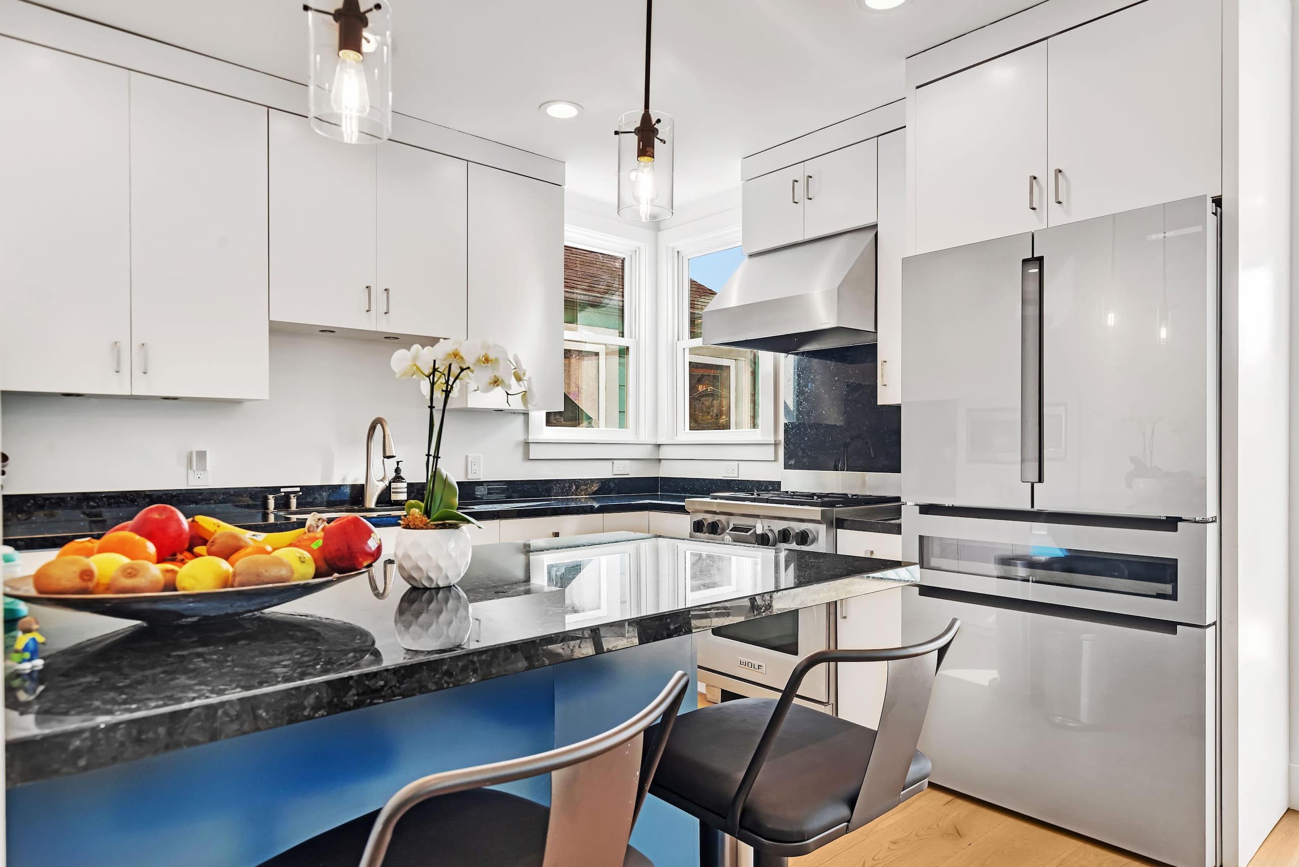 Home in San Francisco · ★5.0 · 5 bedrooms · 4 beds · 3 baths - Image 9