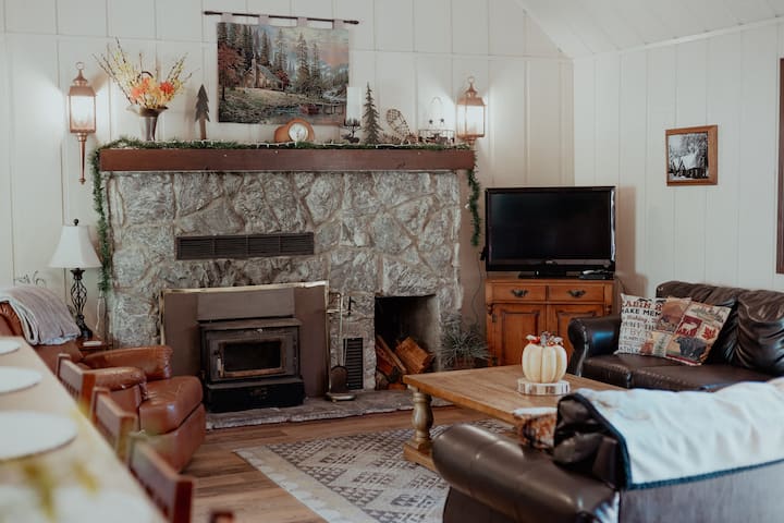 The Ponderosa Cabin (Camp Sierra Near Shaver Lake) - Huntington Lake, CA