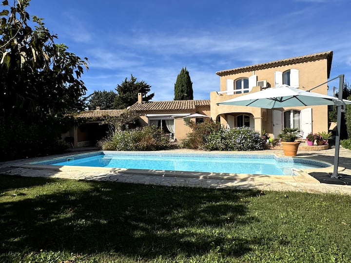 Villa Spacieuse Et Confortable Avec Piscine - Martigues