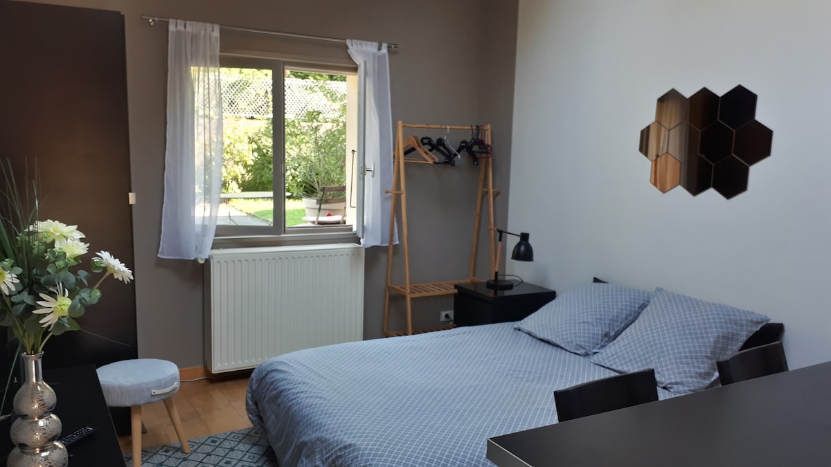 Erfolgreiche Airbnb-Immobilie: Nice studio by Lake Geneva in Thonon Les Bains