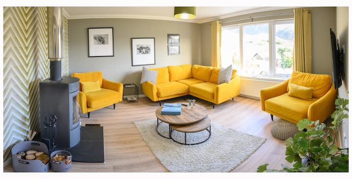 Cosy, Spacious Cottage With Hot Tub & Sea Views - Lewis